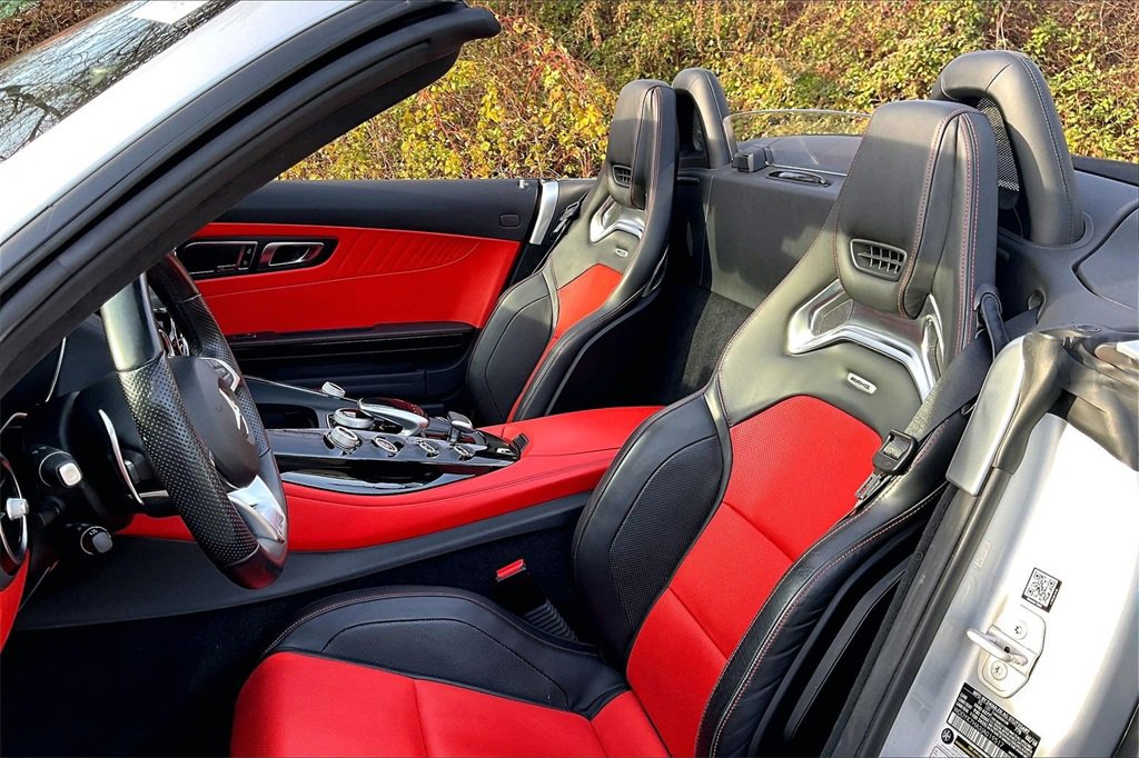 Used 2018 Mercedes-Benz AMG GT Roadster image 21