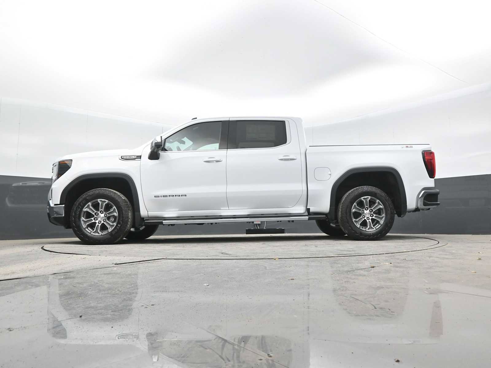 New 2026 GMC Sierra 1500 SLE image 39