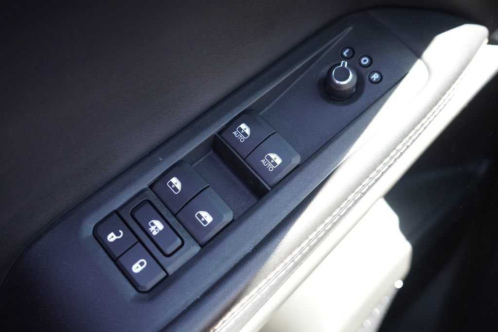 Used 2026 Jeep Cherokee Overland AWD/4WD image 17