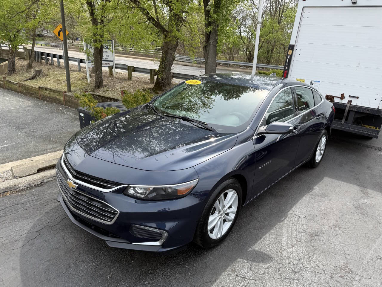 Used 2016 Chevrolet Malibu LT w/ Leather Package FWD image 2