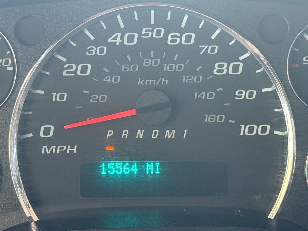 Used 2024 Chevrolet Express 2500 w/ Driver Convenience Package image 2