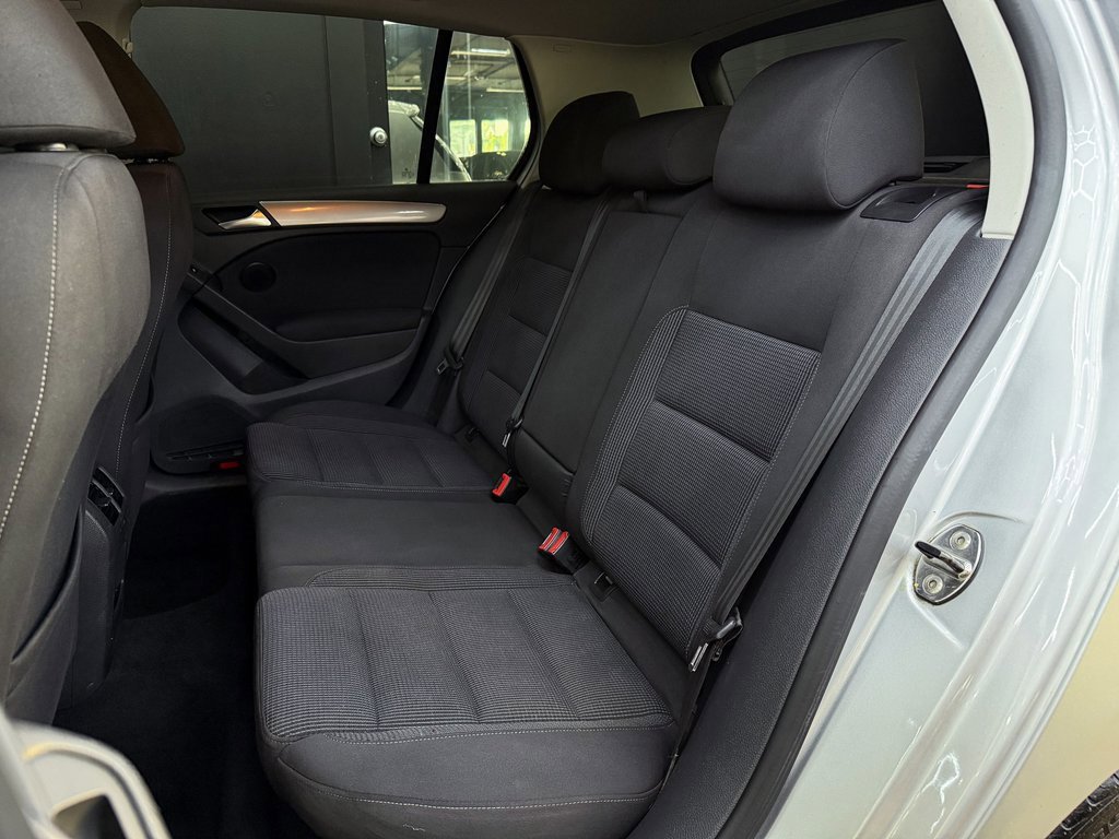 Used 2013 Volkswagen Golf TDI image 19