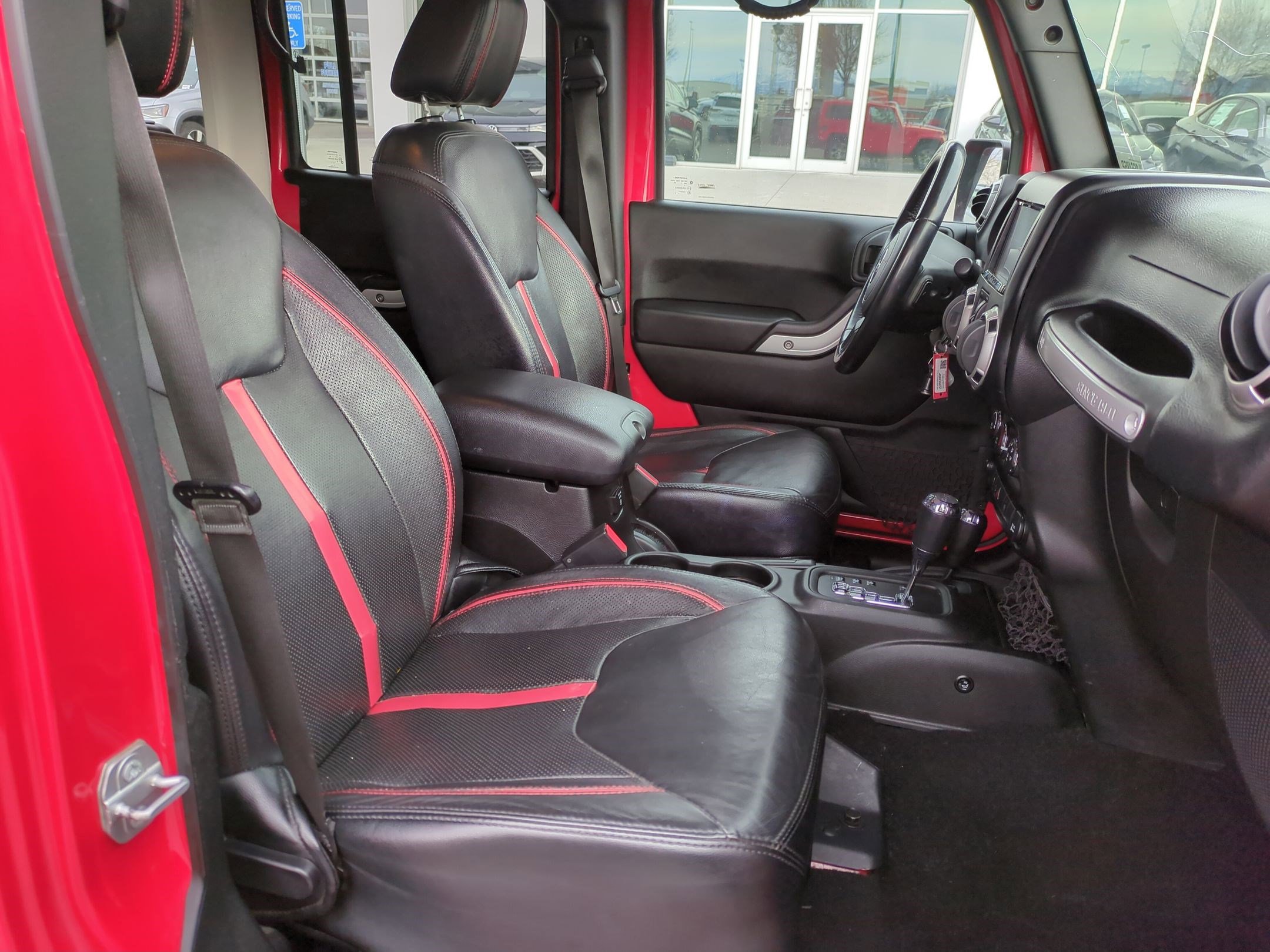 Used 2018 Jeep Wrangler Unlimited Sahara image 31