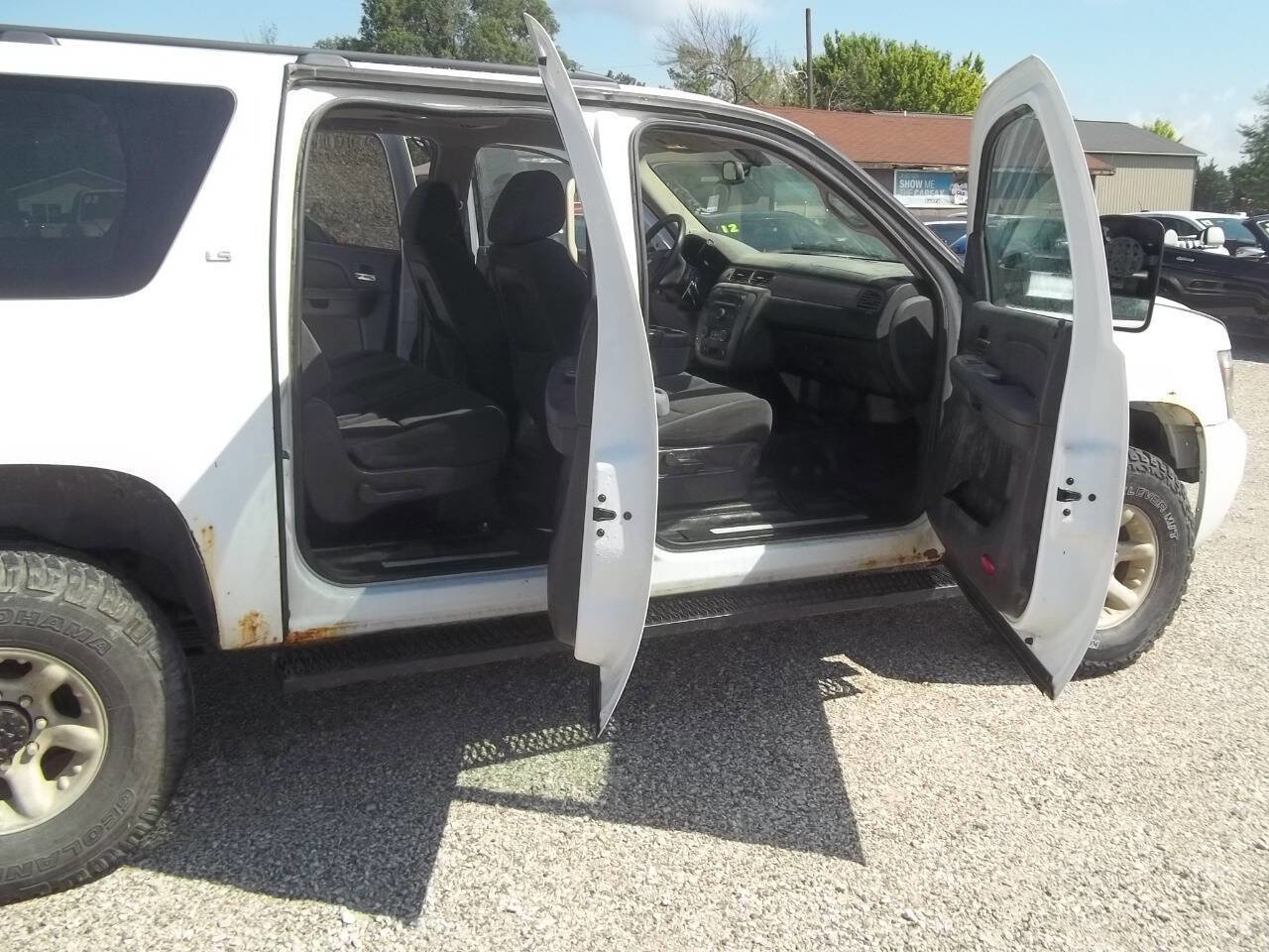 Used 2008 Chevrolet Suburban 2500 w/ Snow Plow Prep Package image 13