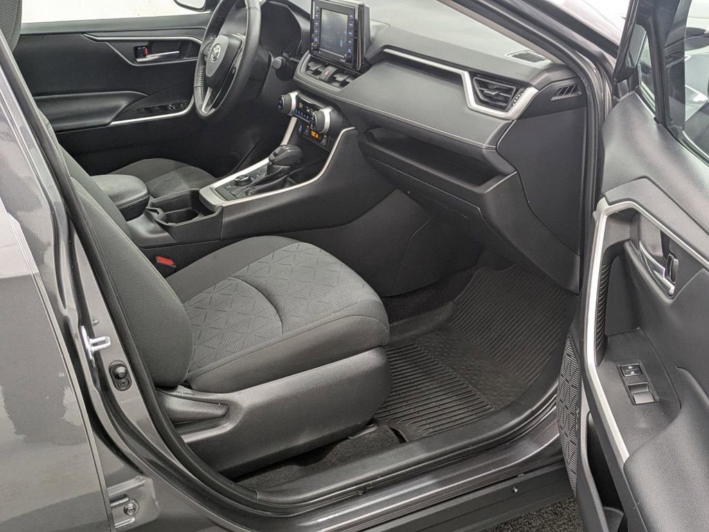 Used 2021 Toyota RAV4 XLE w/ XLE Grade Weather Package image 17