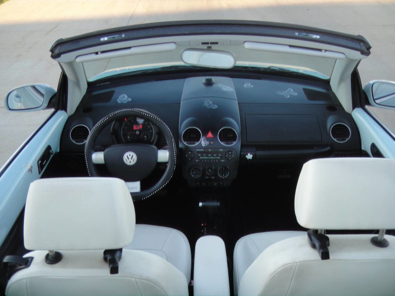 Used 2010 Volkswagen Beetle Final Edition image 6