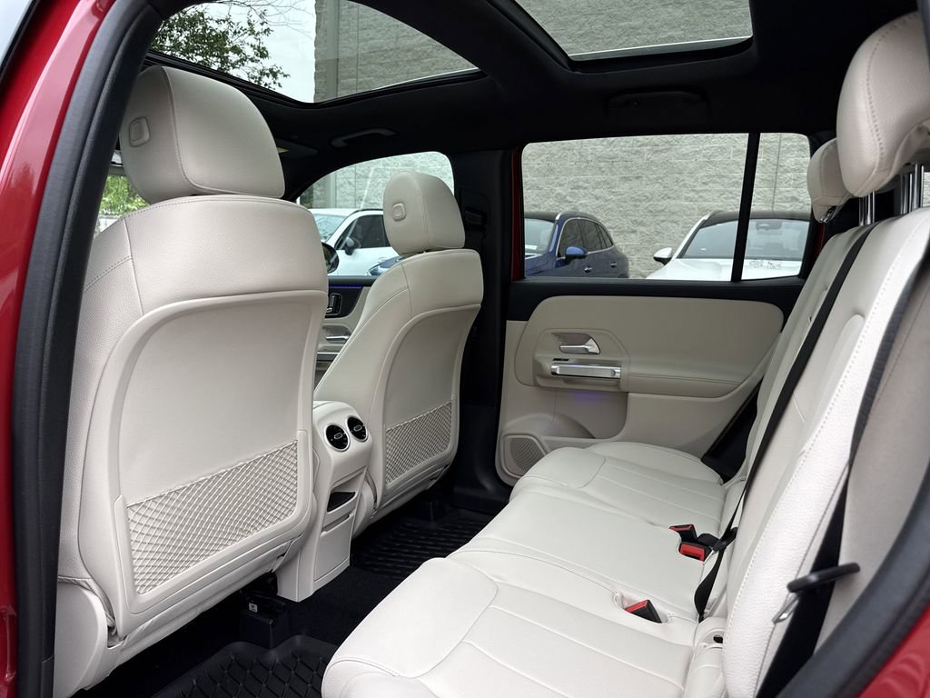 New 2025 Mercedes-Benz GLB 250 image 13
