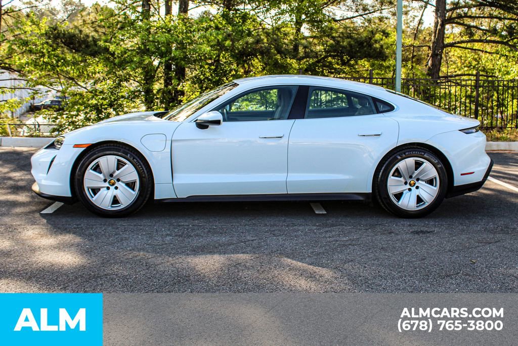 Used 2021 Porsche Taycan image 7