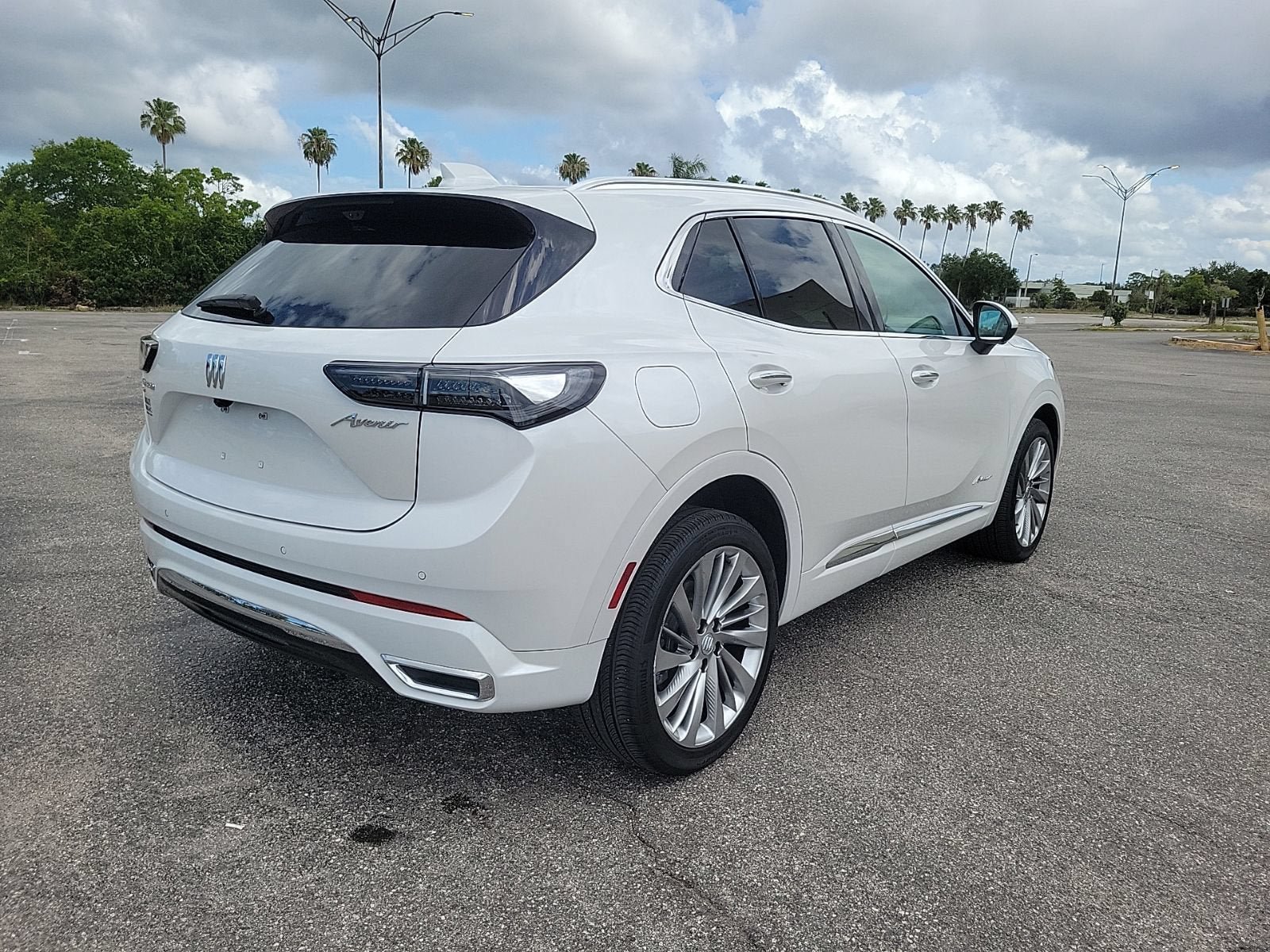 Used 2024 Buick Envision Avenir AWD/4WD image 6
