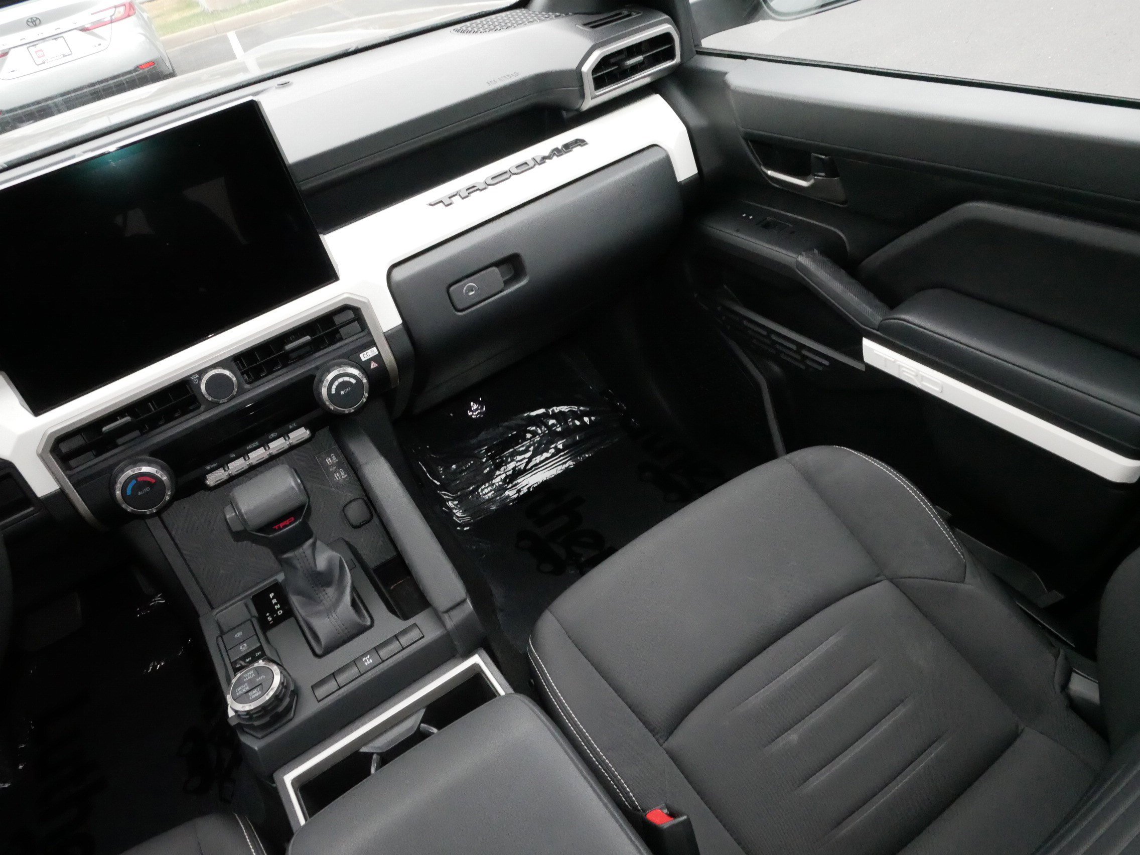 Used 2024 Toyota Tacoma TRD Off-Road image 12