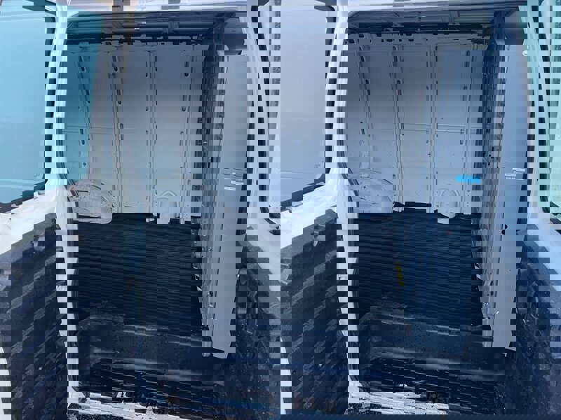 Used 2013 Chevrolet Express 3500 image 12