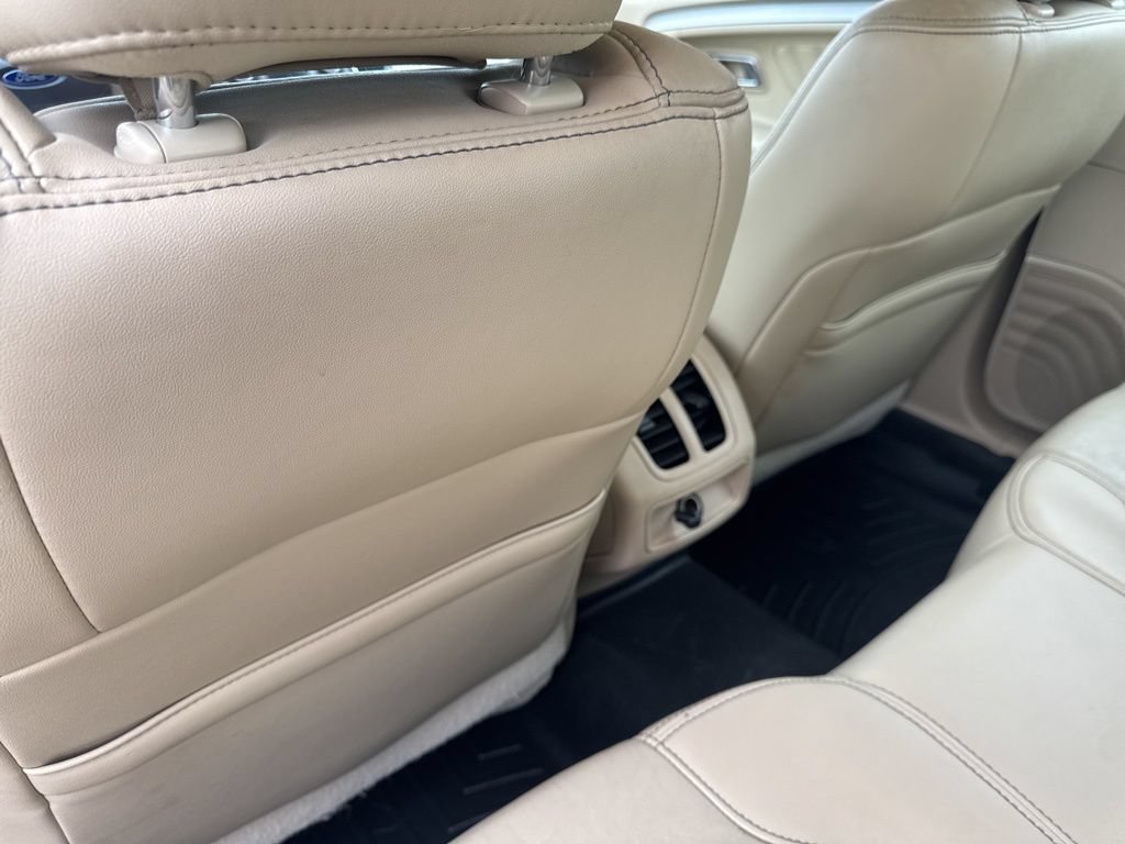 Used 2016 Ford Taurus SEL FWD image 30