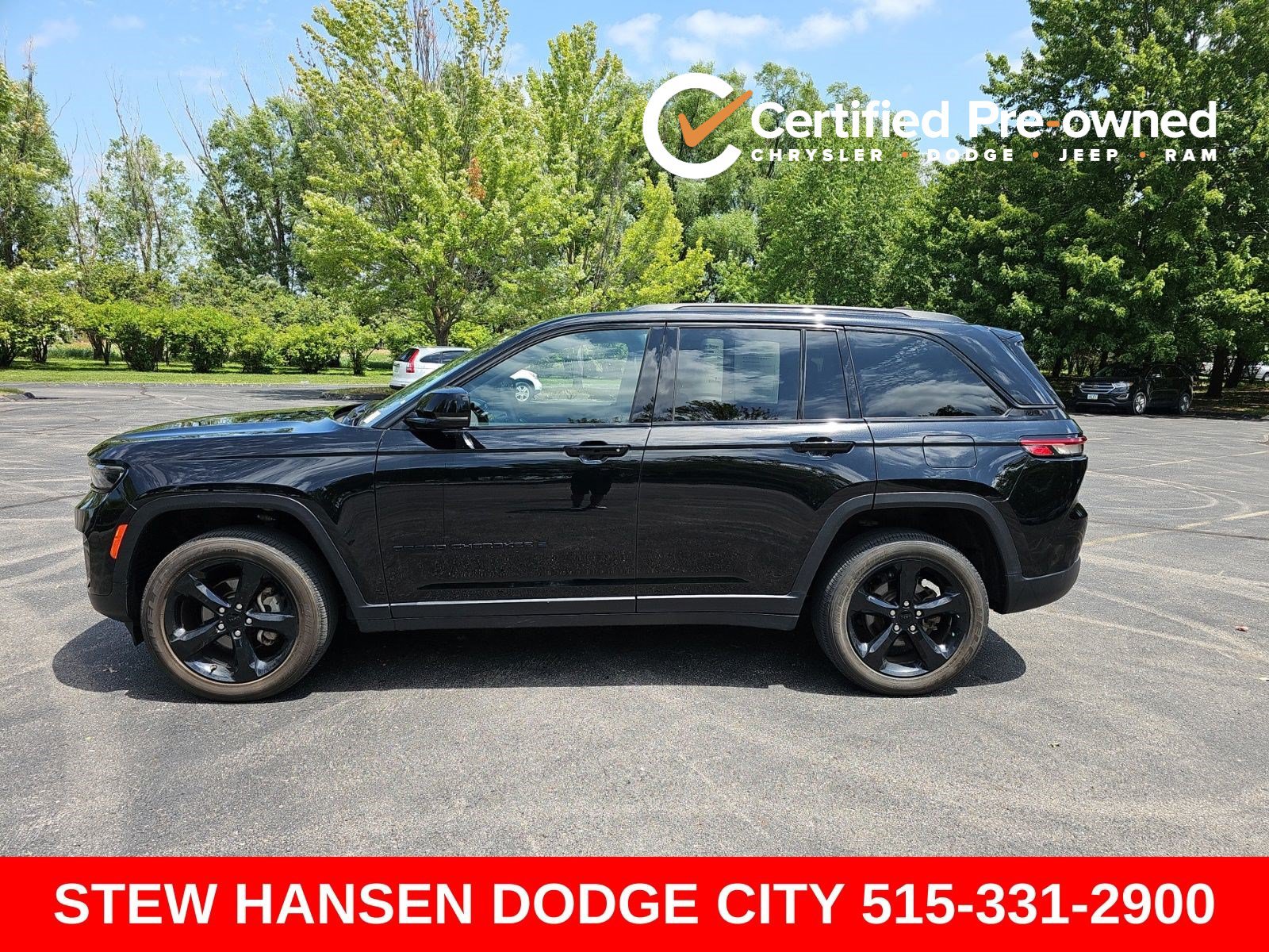 Used 2023 Jeep Grand Cherokee Altitude AWD/4WD image 1