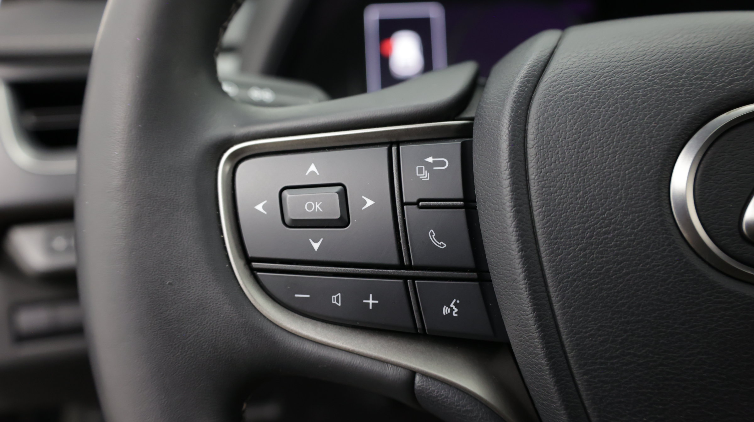Used 2021 Lexus UX 200 w/ Accessory Package (Z2) FWD image 27