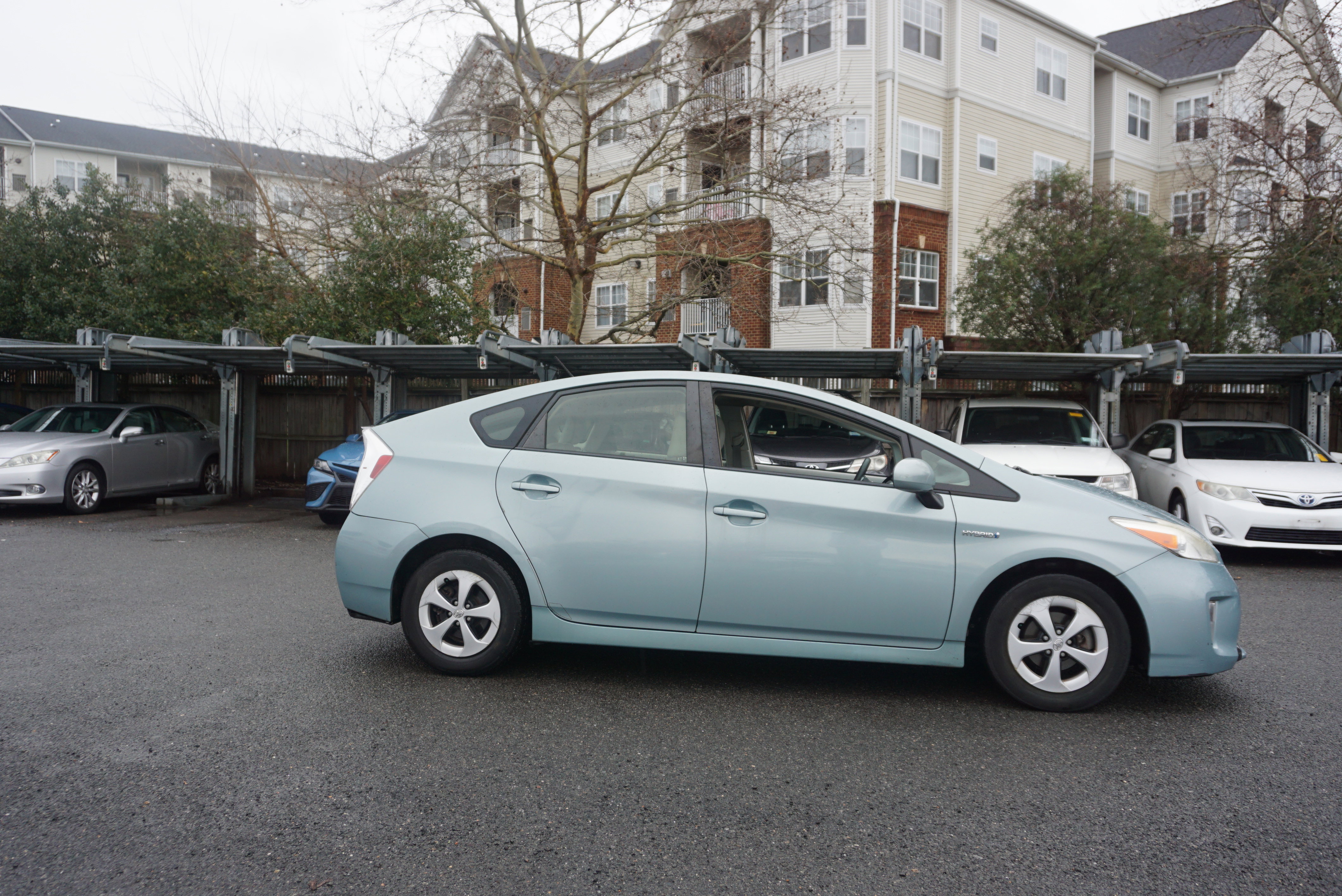 Used 2014 Toyota Prius Three w/ Solar Roof Package image 3