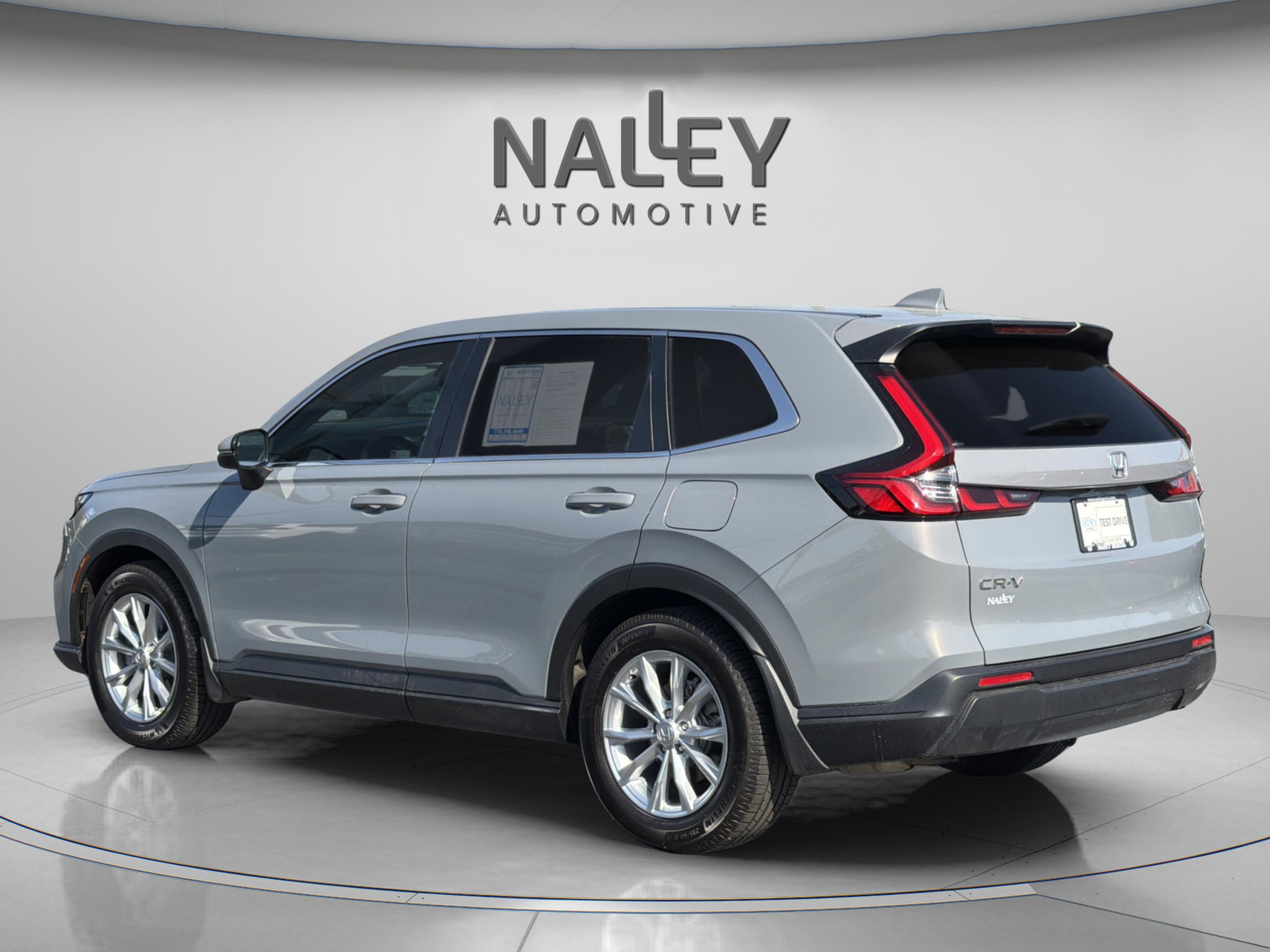 Used 2024 Honda CR-V EX image 3