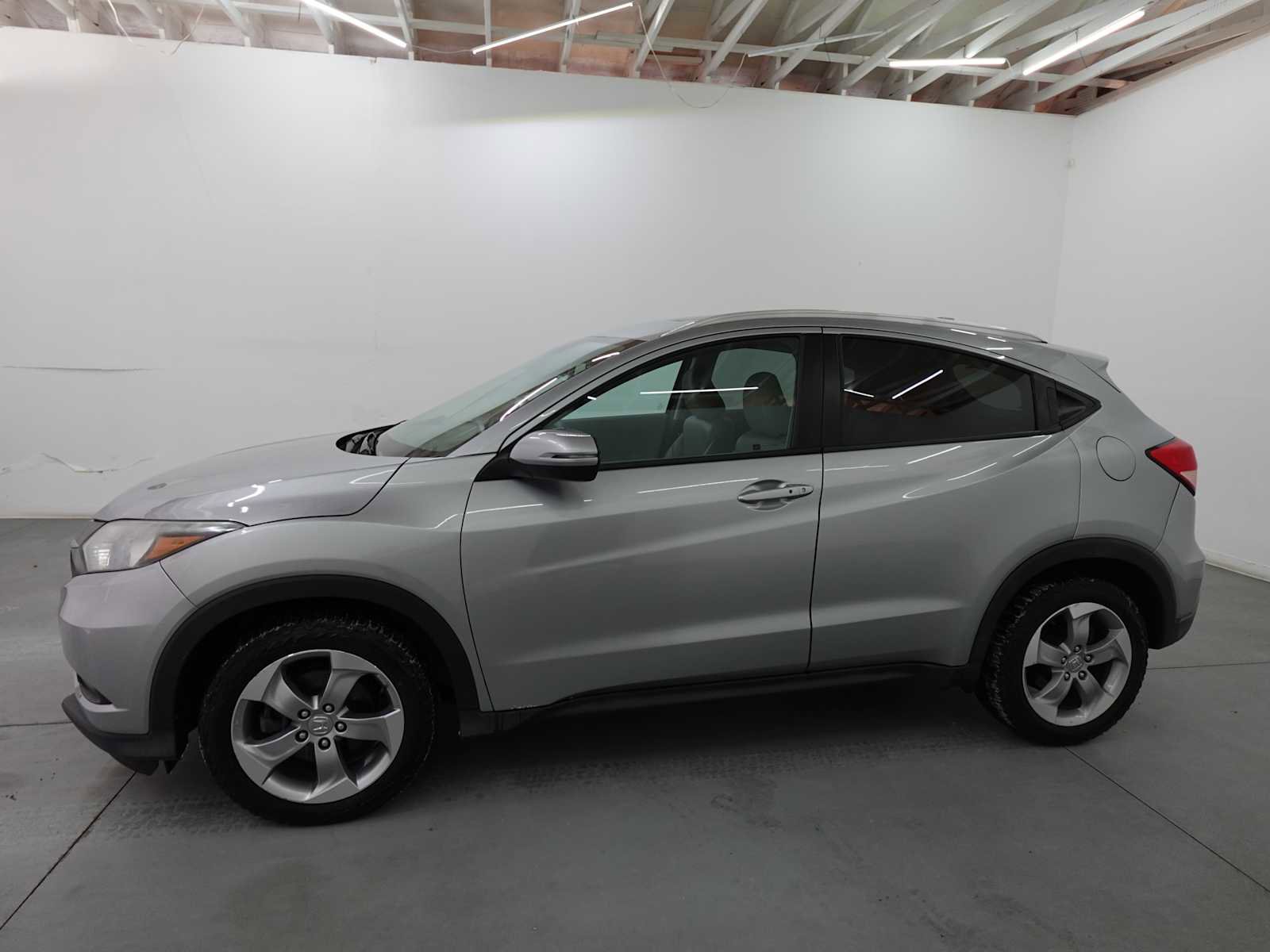 Used 2017 Honda HR-V EX-L image 8