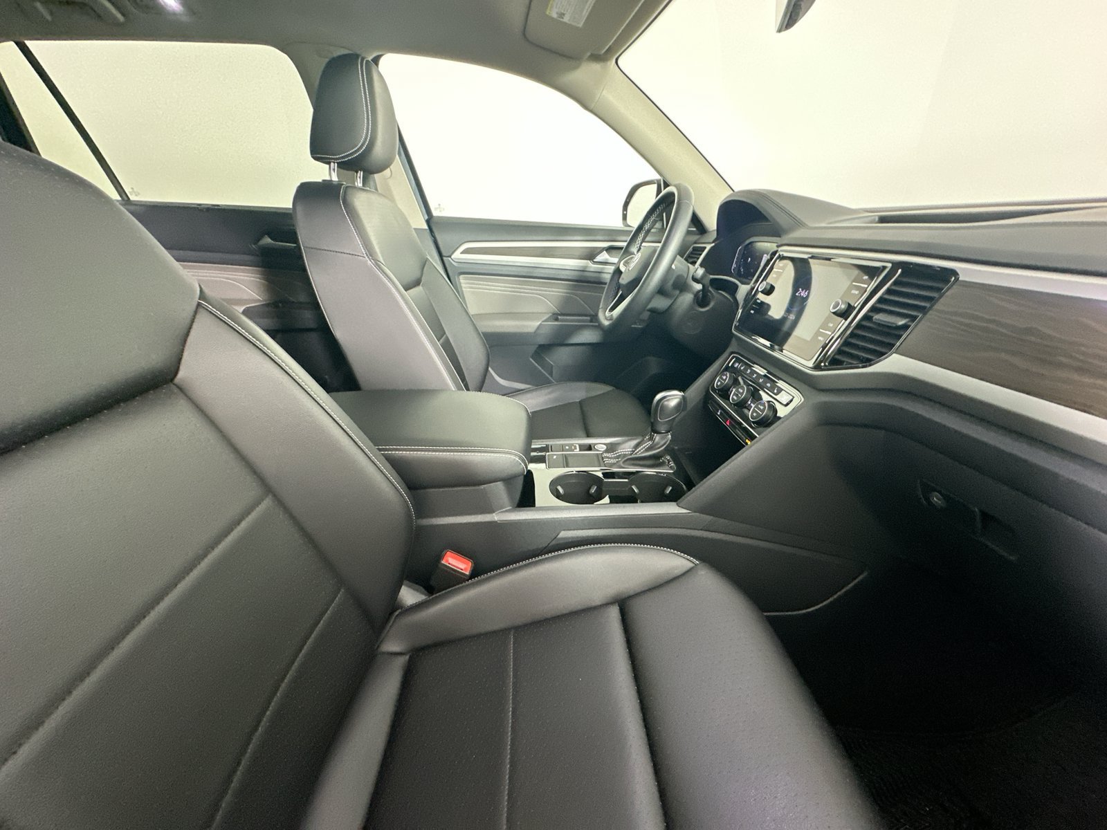 Used 2022 Volkswagen Atlas SE FWD image 44