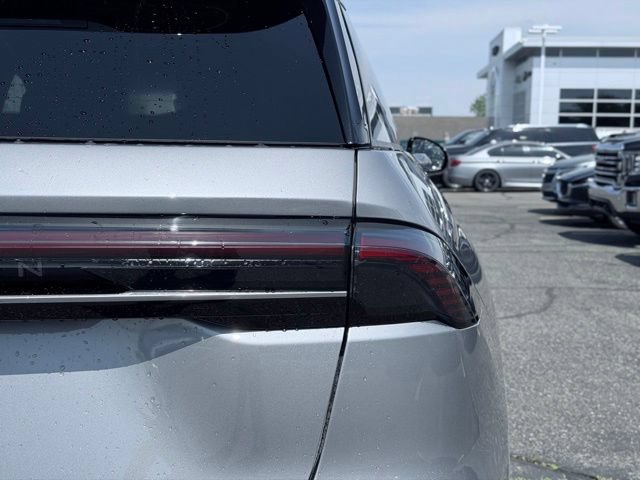 Certified 2024 Lincoln Nautilus Reserve w/ Equipment Group 202A AWD/4WD image 8