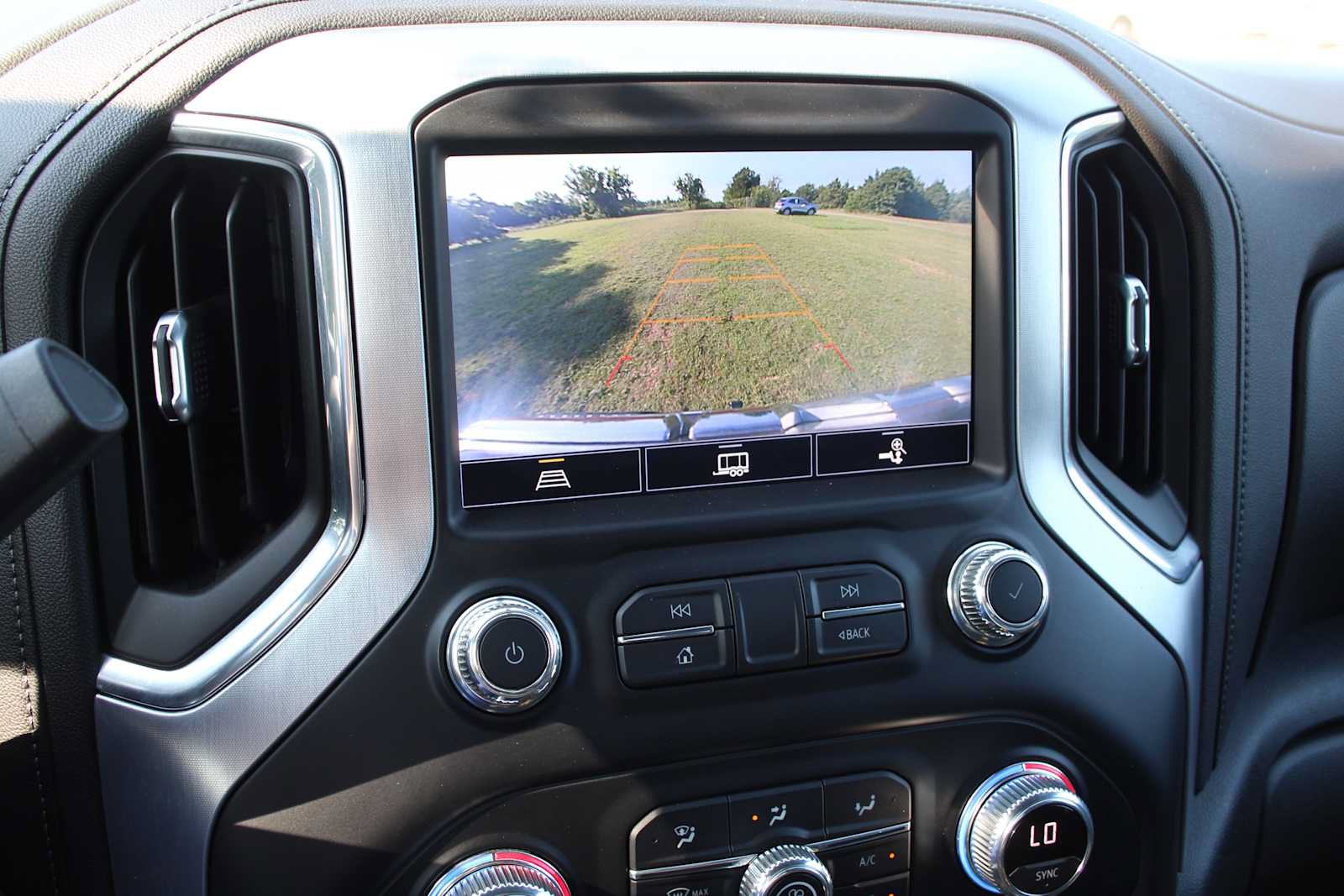 Used 2021 GMC Sierra 1500 SLT AWD/4WD image 36