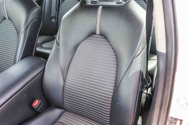 Used 2019 Toyota Camry SE FWD image 30