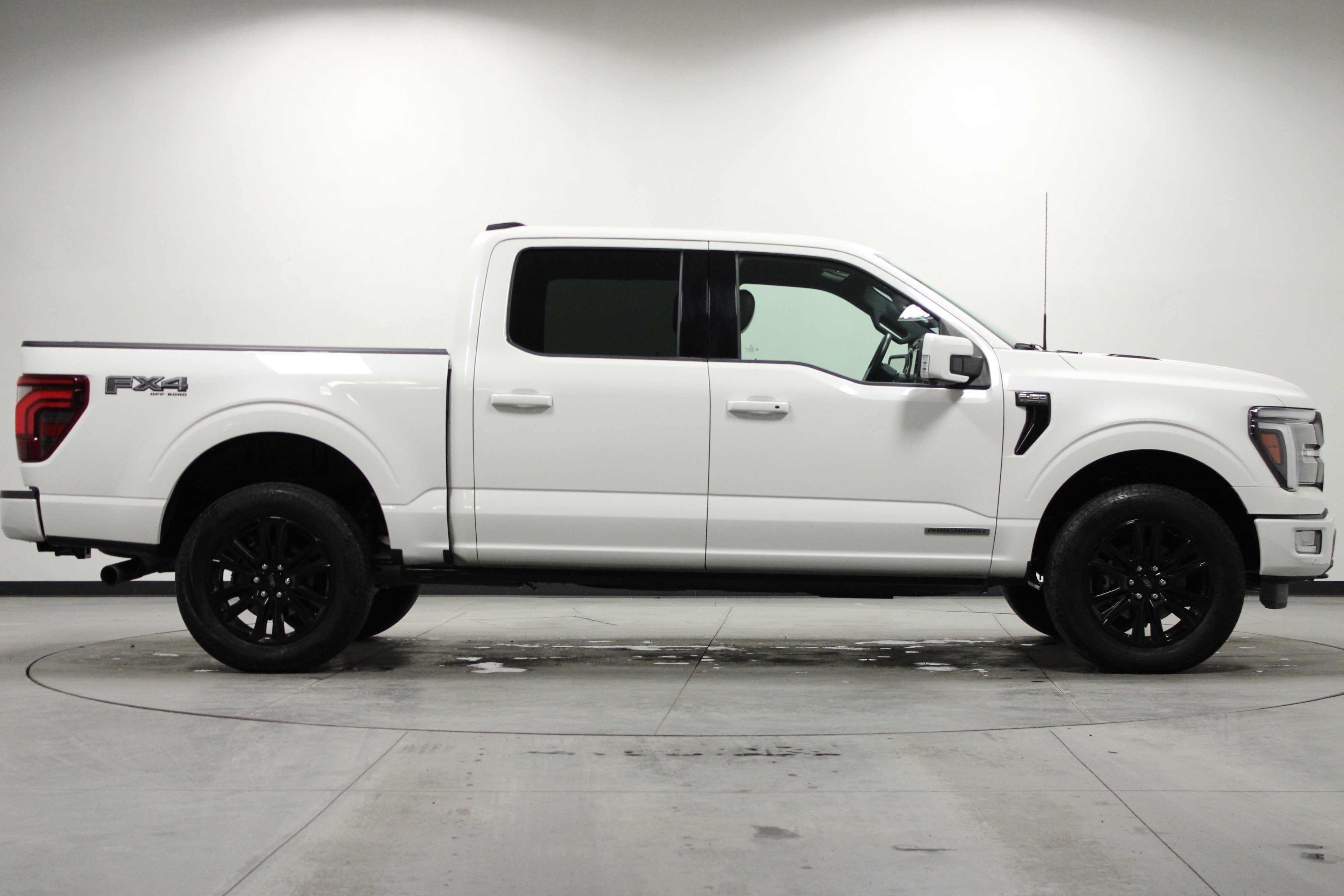 Used 2024 Ford F150 Platinum w/ FX4 Off-Road Package image 3