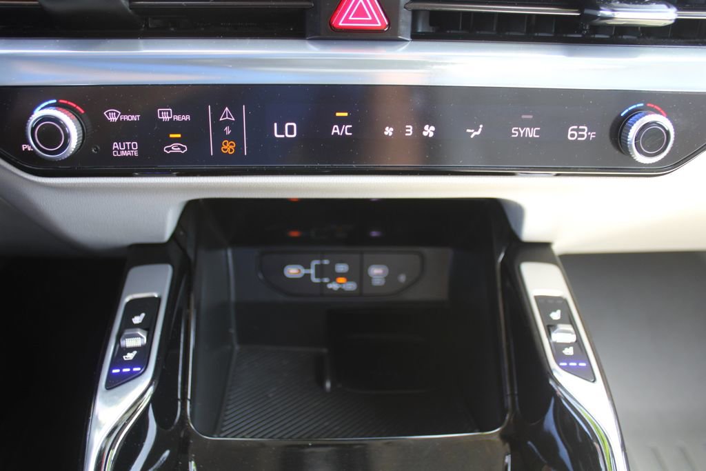Certified 2025 Kia Sorento SX AWD/4WD image 47