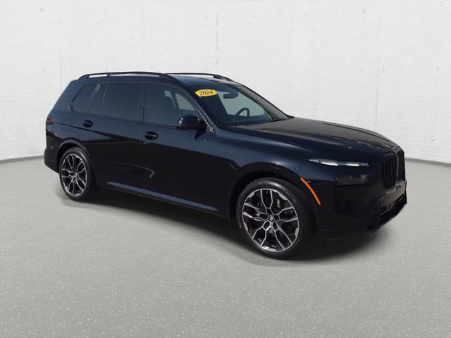 Used 2024 BMW X7 xDrive40i w/ Executive Package image 3