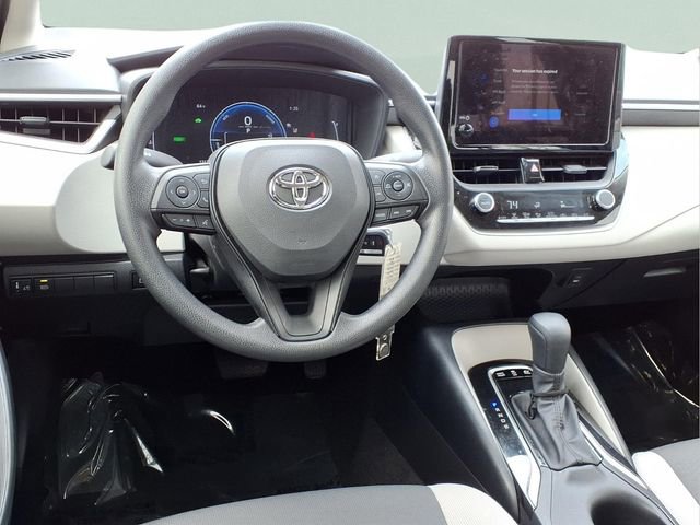 Used 2026 Toyota Corolla LE image 3