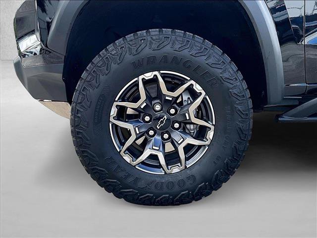 Used 2026 Chevrolet Colorado ZR2 w/ Technology Package AWD/4WD image 10