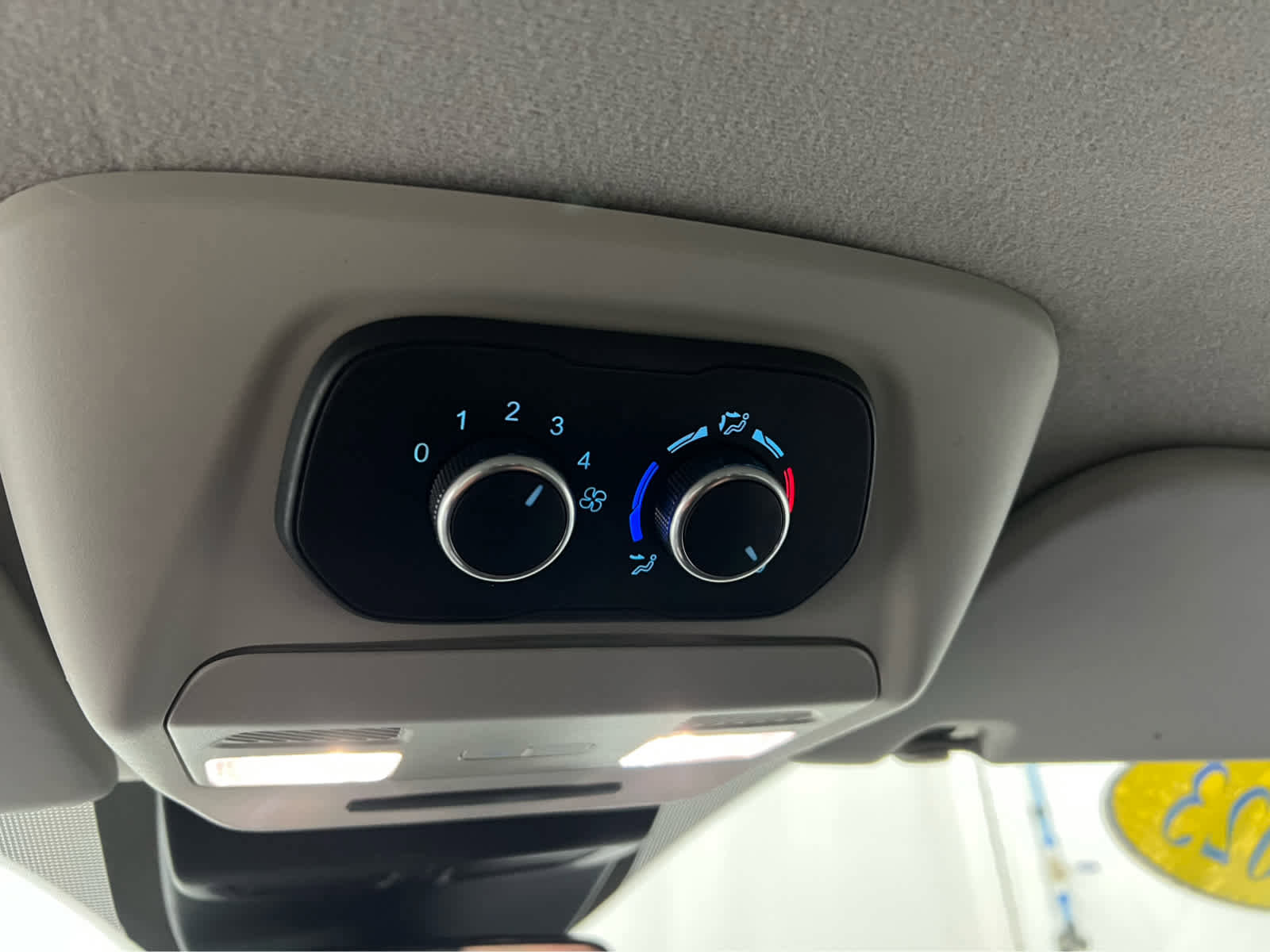 Used 2023 Ford Transit 350 XLT image 25