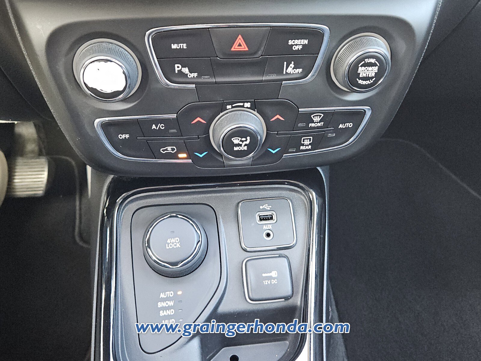 Used 2017 Jeep Compass Limited image 17