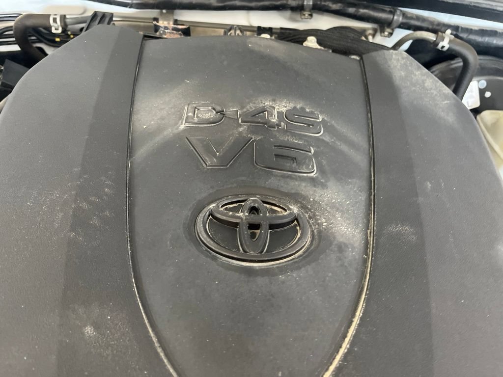 Used 2018 Toyota Tacoma Limited AWD/4WD image 10