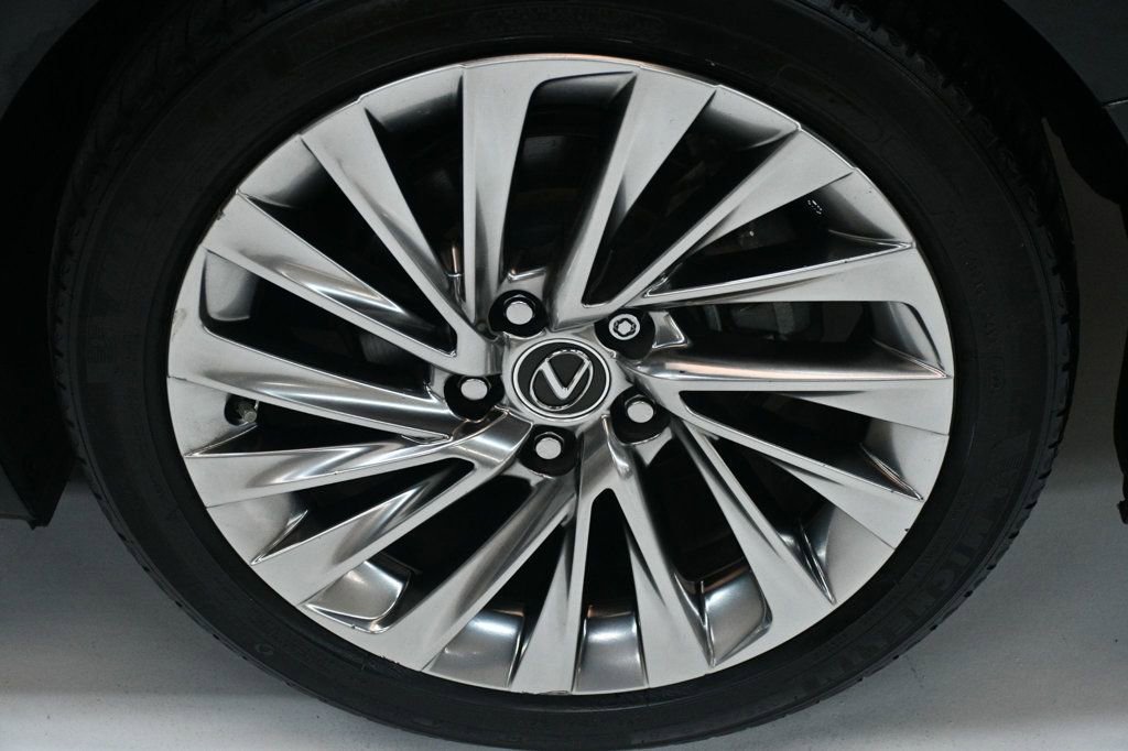 Used 2022 Lexus ES 350 Ultra Luxury image 19