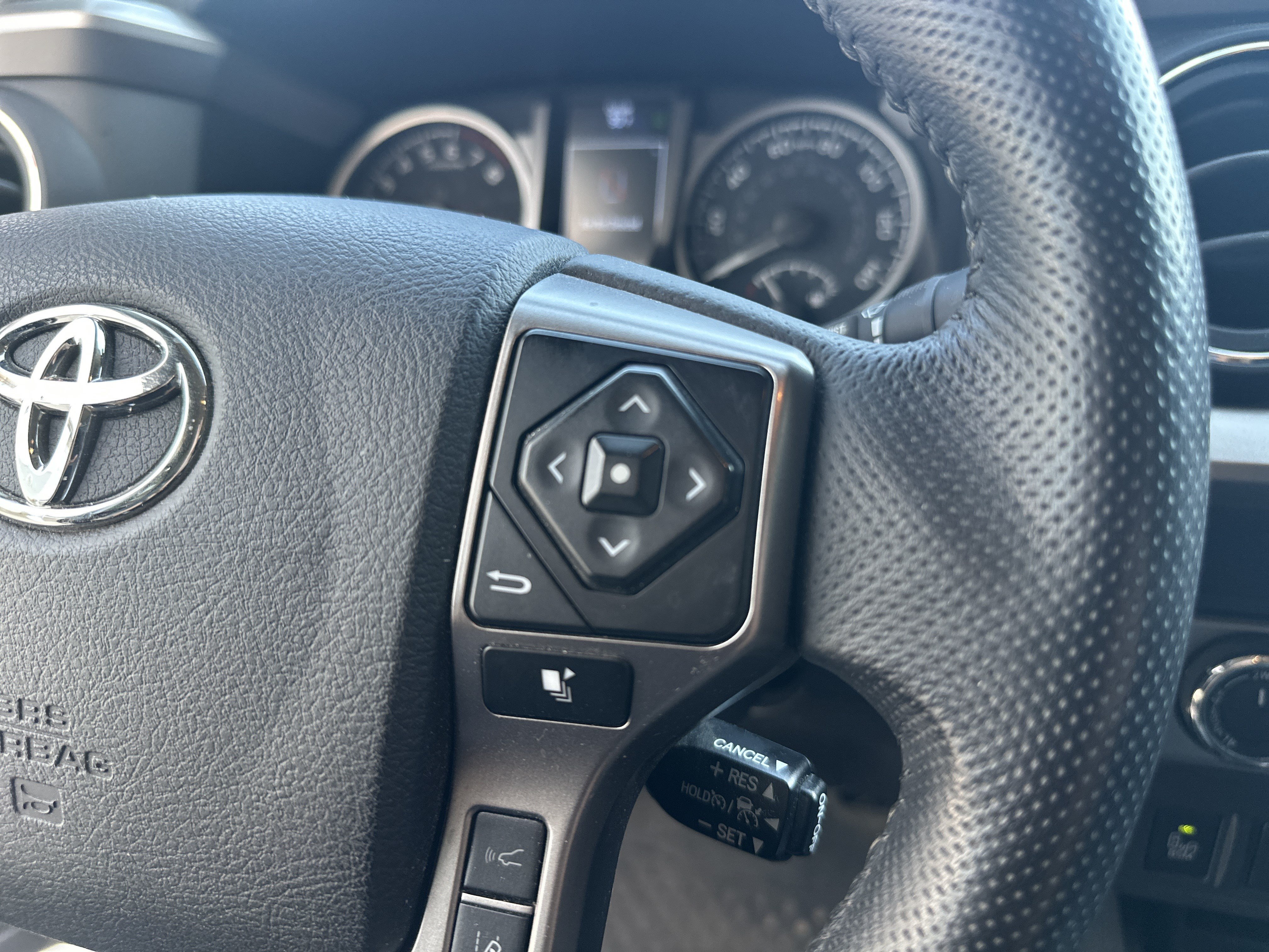 Used 2023 Toyota Tacoma SR5 w/ Technology Package AWD/4WD image 19