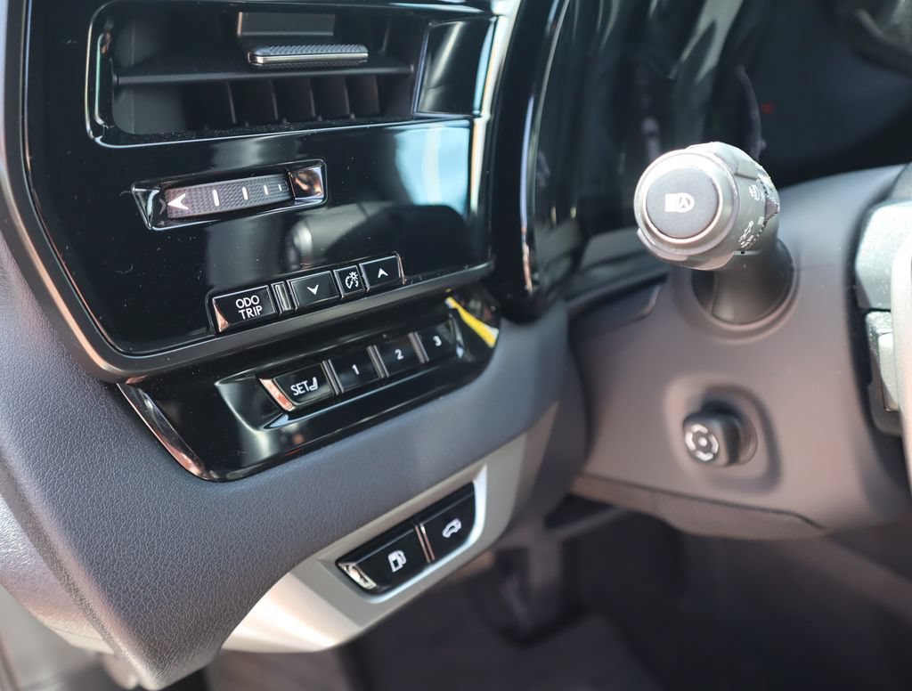 Used 2024 Lexus RX 450h AWD w/ Luxury Package image 17