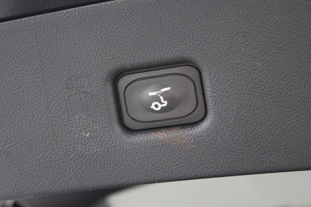 Used 2020 Lincoln Nautilus FWD w/ Equipment Group 101A image 16