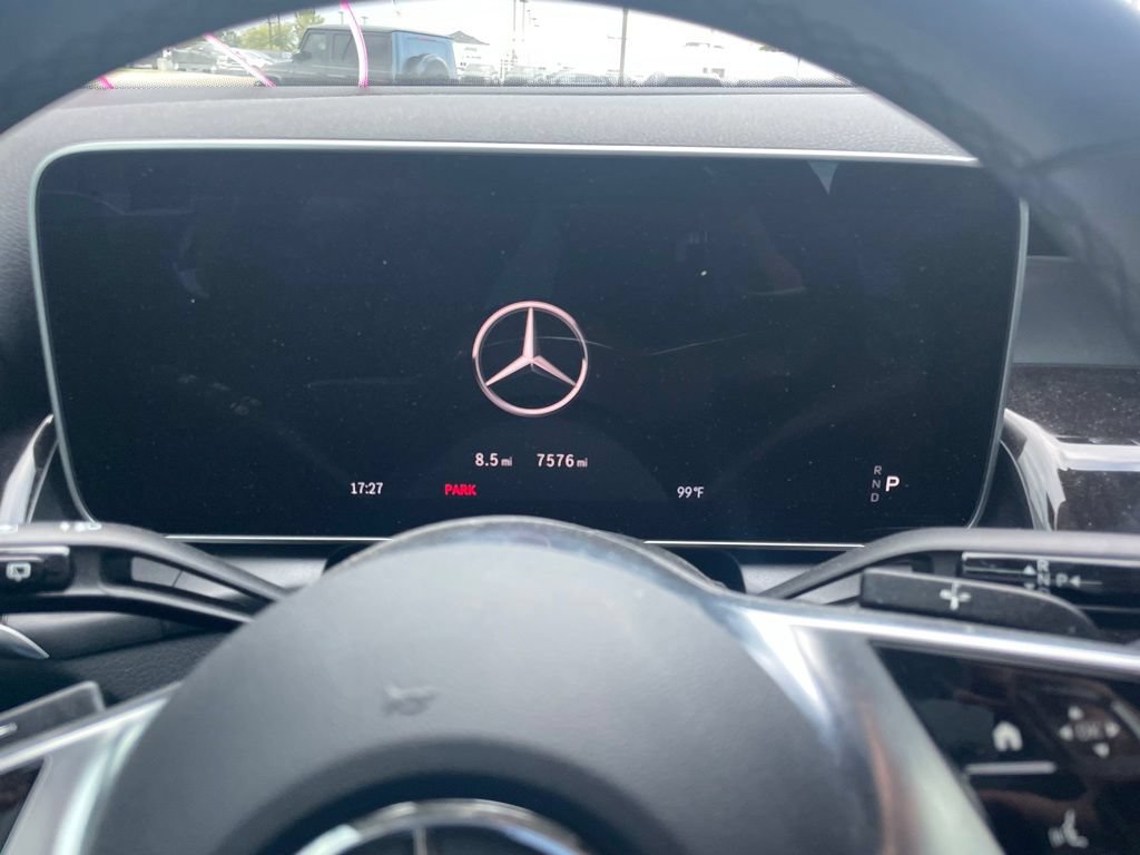 Used 2025 Mercedes-Benz GLC 350e 4MATIC image 3