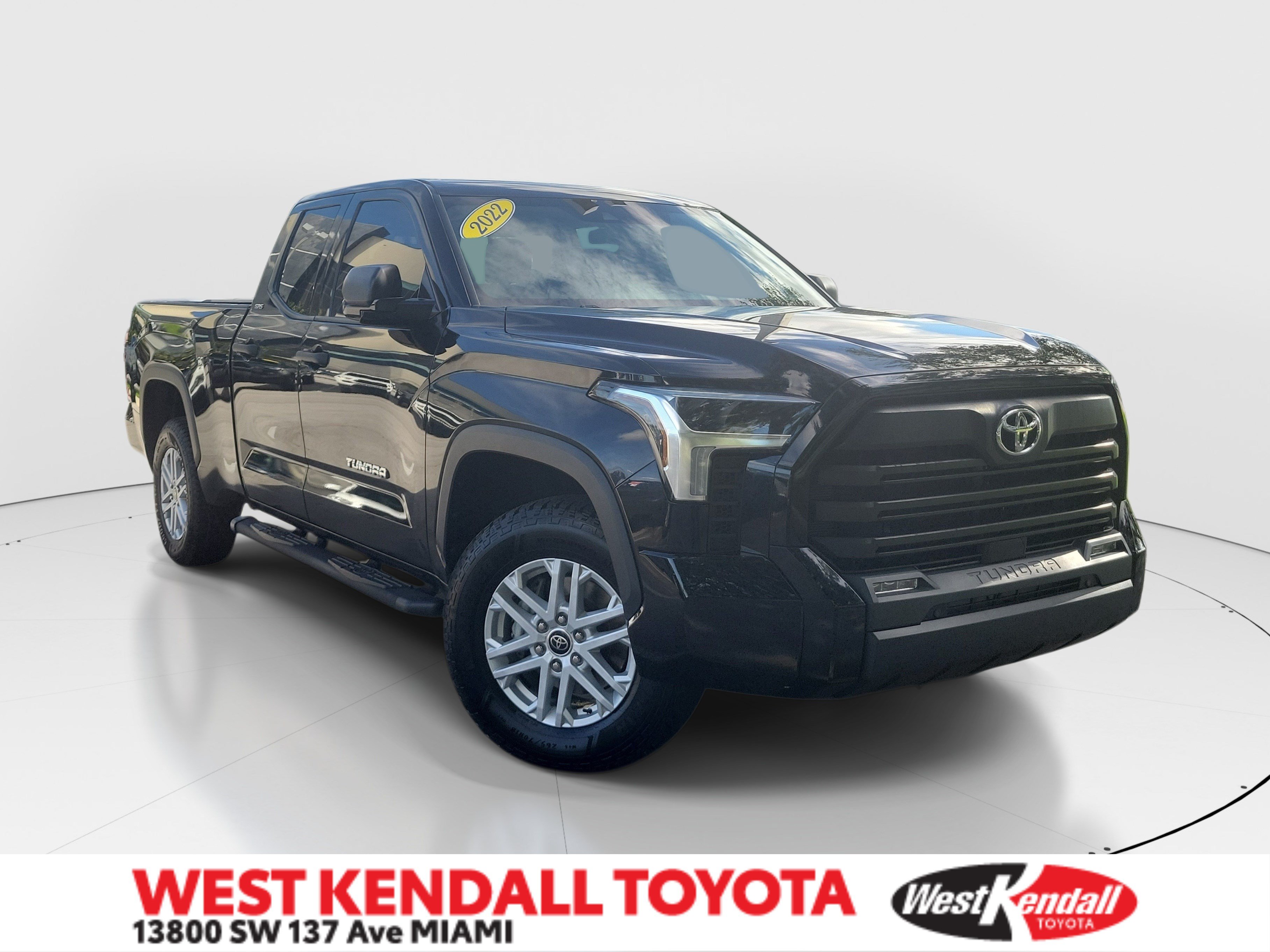Used 2022 Toyota Tundra SR5 w/ SR5 Convenience Package AWD/4WD image 1