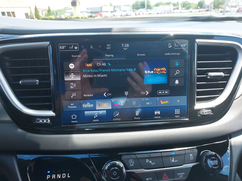New 2027 Chrysler Pacifica LX FWD image 22