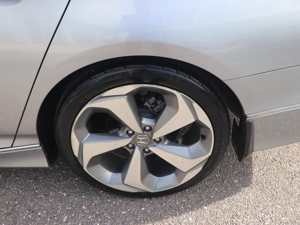 Used 2018 Honda Accord Touring image 24