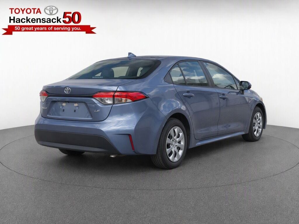 Used 2025 Toyota Corolla LE FWD image 4
