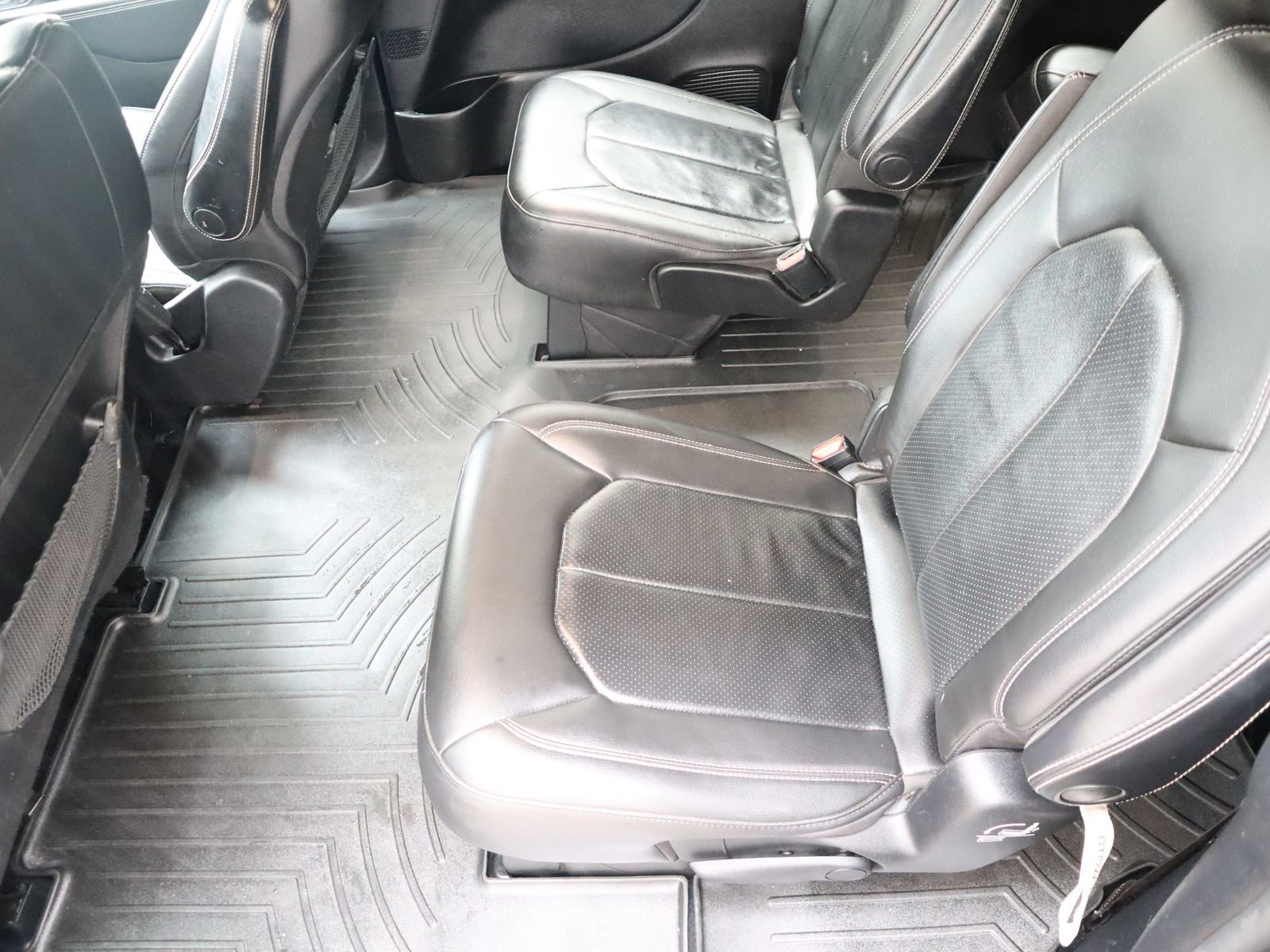 Used 2020 Chrysler Pacifica Touring-L AWD/4WD image 40