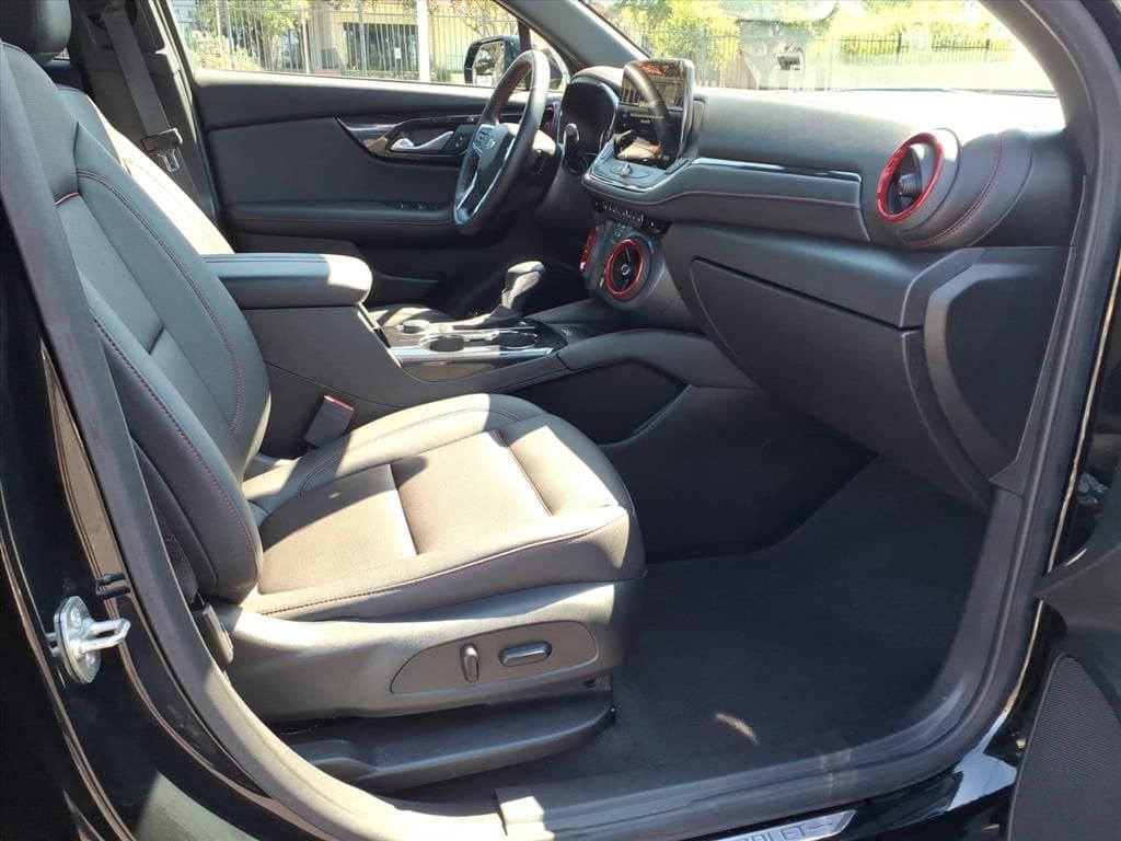 Used 2023 Chevrolet Blazer RS FWD image 27