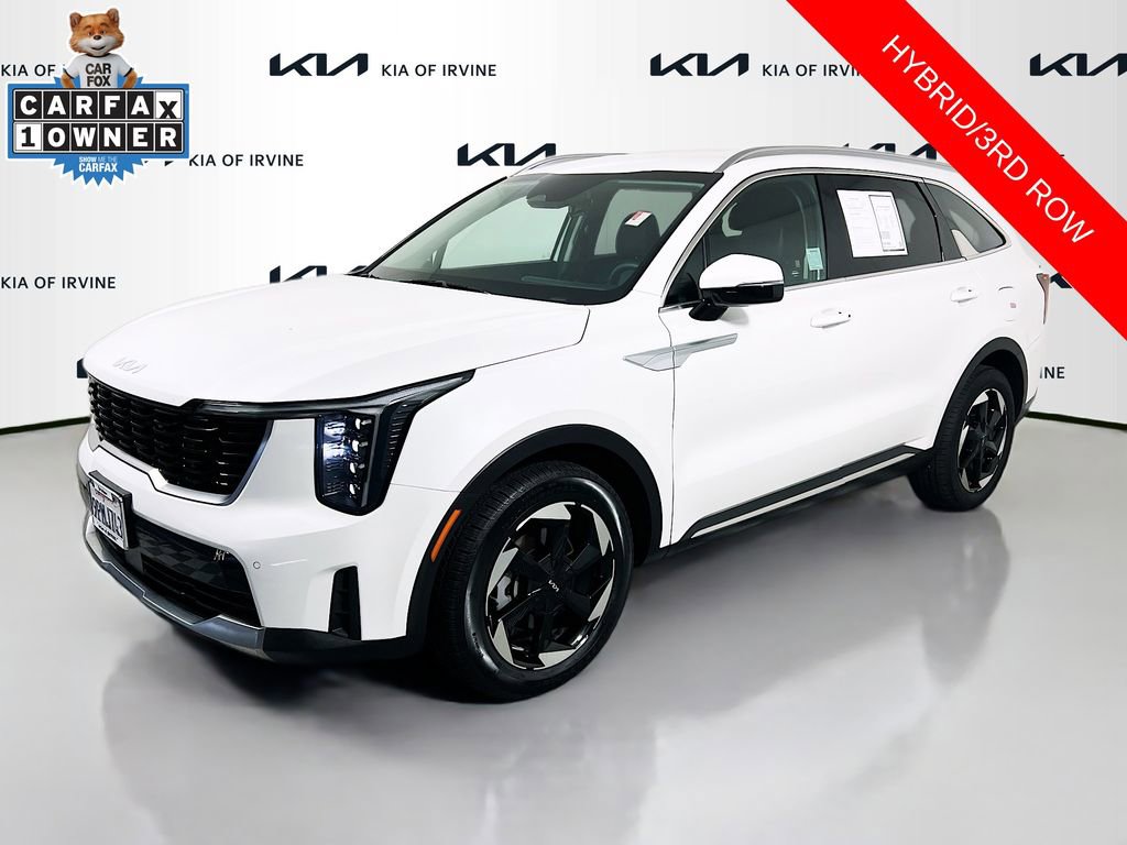Certified 2025 Kia Sorento EX image 4