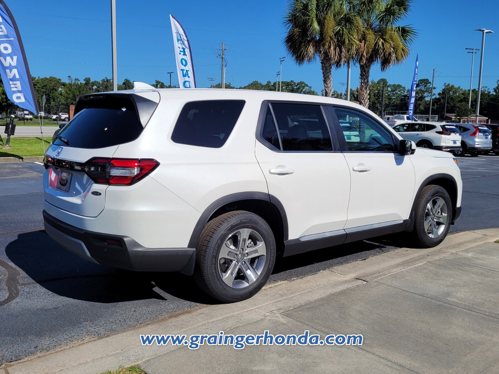 New 2025 Honda Pilot EX-L image 5