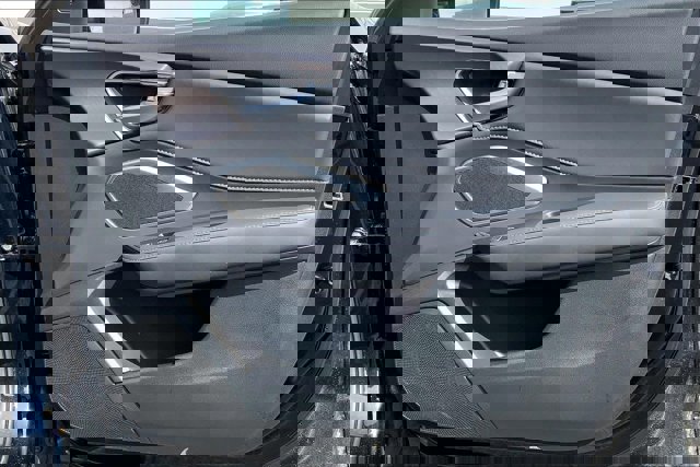 Used 2025 Acura RDX SH-AWD image 24