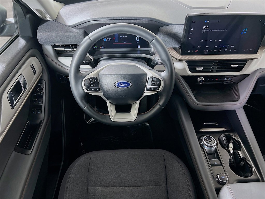 Used 2025 Ford Explorer Active image 21