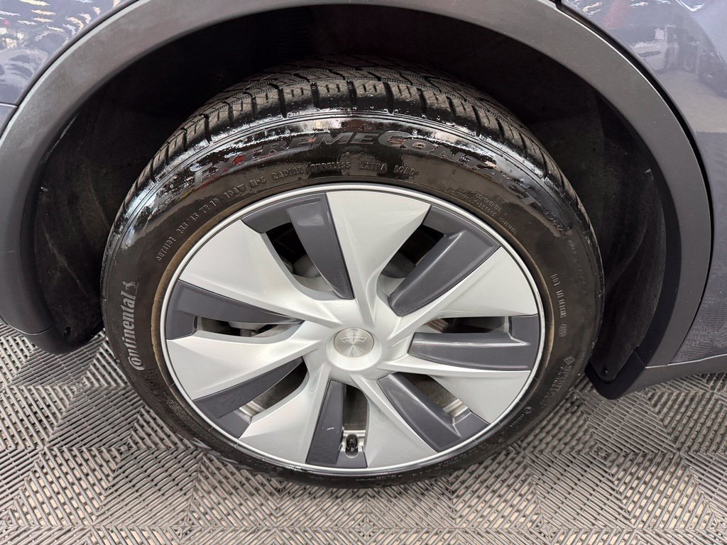 Used 2023 Tesla Model Y Long Range AWD/4WD image 19