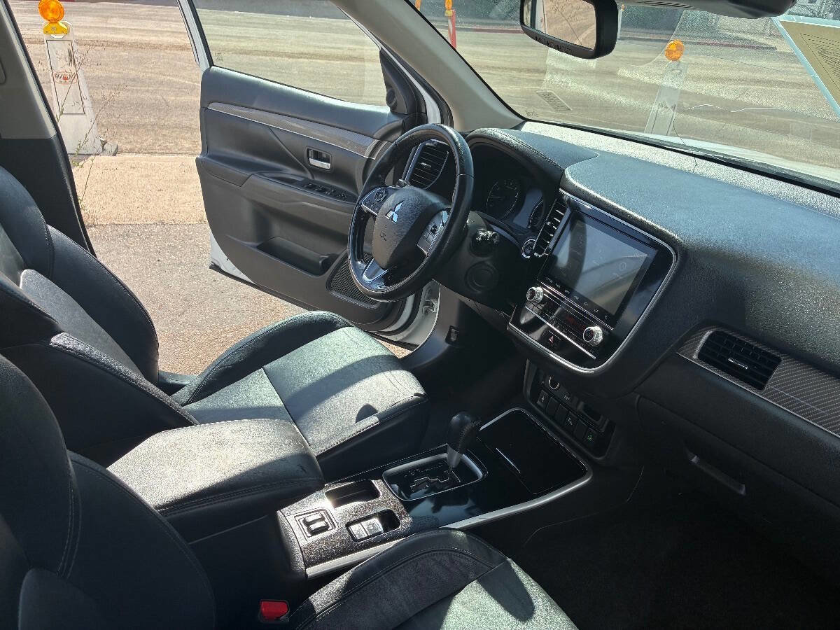 Used 2020 Mitsubishi Outlander LE image 8